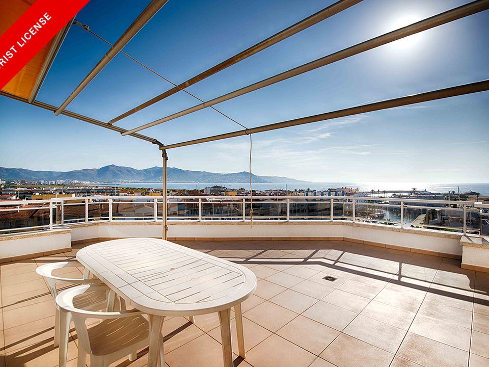 Lejlighed i Empuriabrava, Gerona - foto 1